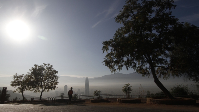 Intendencia decretó cuarta alerta ambiental consecutiva para este domingo en Santiago