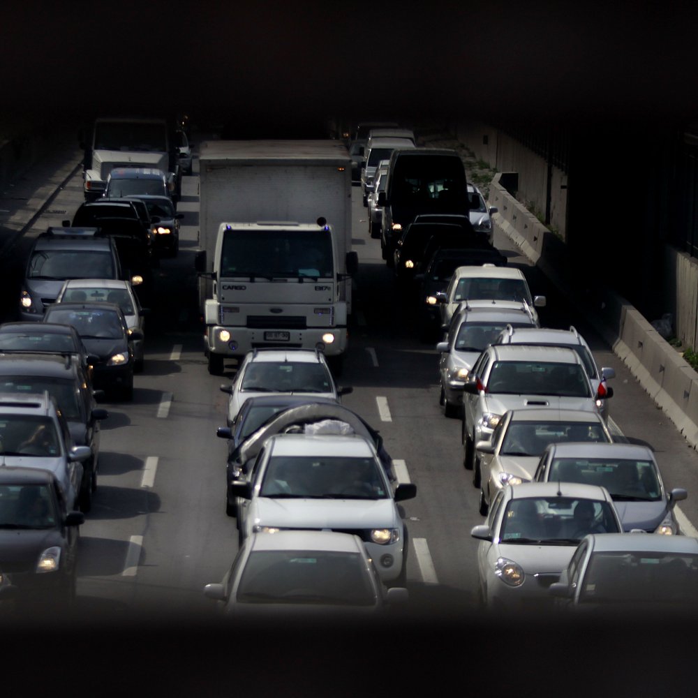 Gobierno evalúa cobrar por usar calles más congestionadas