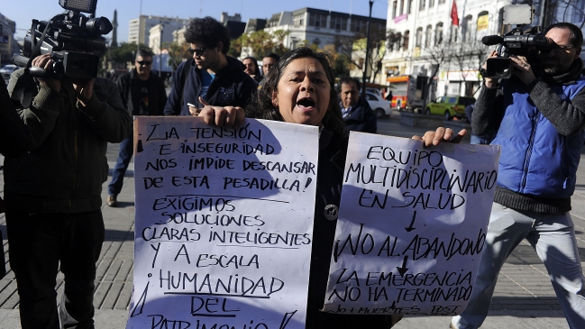 Valparaíso: Damnificados del megaincendio protestaron en las afueras de intendencia