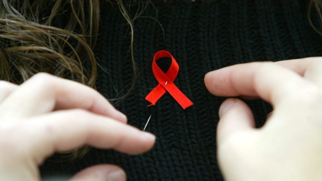 Tras 12 años sin medicación, adolescente francesa no muestra rastro de VIH