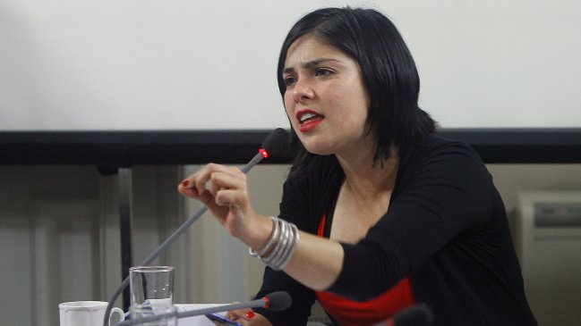 Karol Cariola (PC): Hubo un oportunismo al suspender la comisión de salud