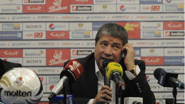 Técnico de Panamá: Tengo decepción por el fútbol y pensé dejarlo tras el penal