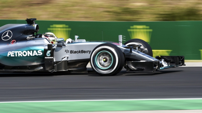 Lewis Hamilton dominó el primer ensayo para el Gran Premio de Hungría