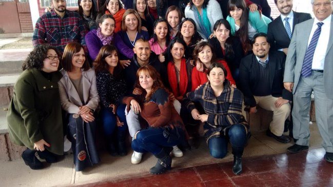 Arturo Vidal cumplió con su jornada de charlas con jóvenes del Sename