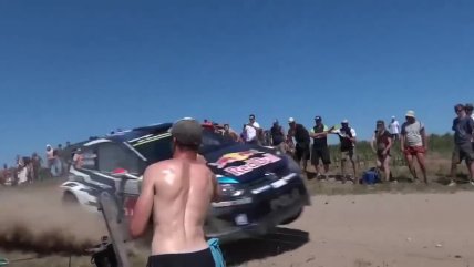  Espectadores del Rally de Polonia se salvan, por poco, de ser atropellados 