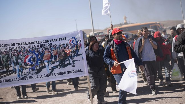 Contratistas de Codelco radicalizan protestas por muerte de Nelson Quichillao