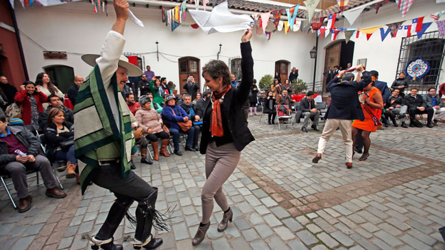 Municipalidad de Santiago reveló parrilla para celebración de Fiestas Patrias
