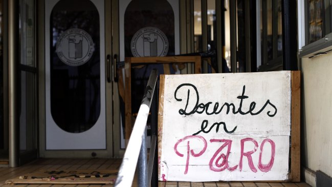 Corte de Apelaciones de Santiago detuvo descuentos a profesores por paro