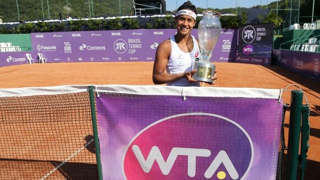 Teliana Pereira venció a Annika Beck y se adjudicó el WTA de Florianópolis