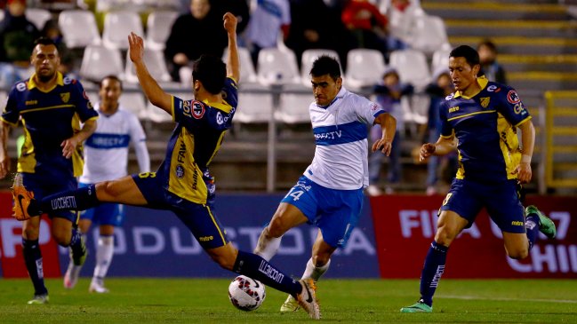 Universidad Católica apabulló a Barnechea y ya piensa en octavos de final