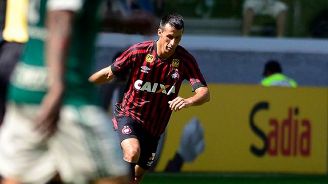 Christian Vilches participó en triunfo de Atlético Paranaense sobre Palmeiras