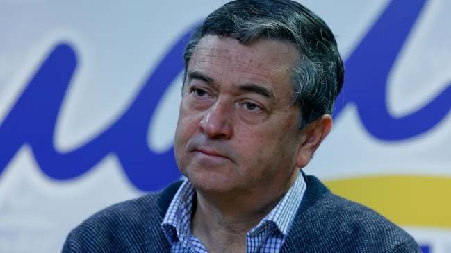 Senador UDI: El país está chantado por causas políticas