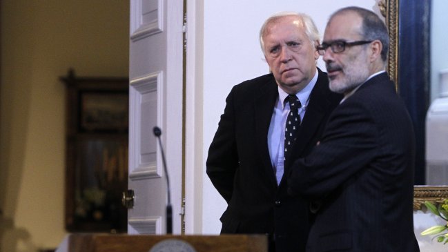 Partidos de la Nueva Mayoría entregaron su apoyo a ministros Burgos y Valdés