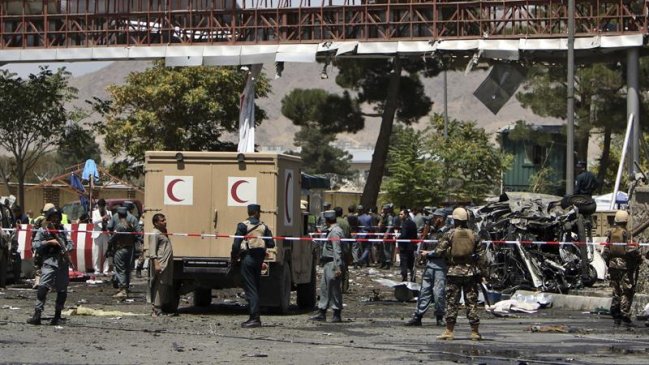 Ataque suicida en aeropuerto dejó al menos seis muertos en Afganistán