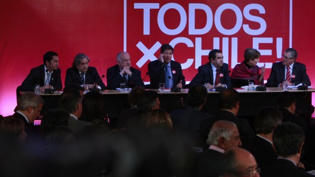 Encuesta: Pesimista evaluación del cónclave de la Nueva Mayoría