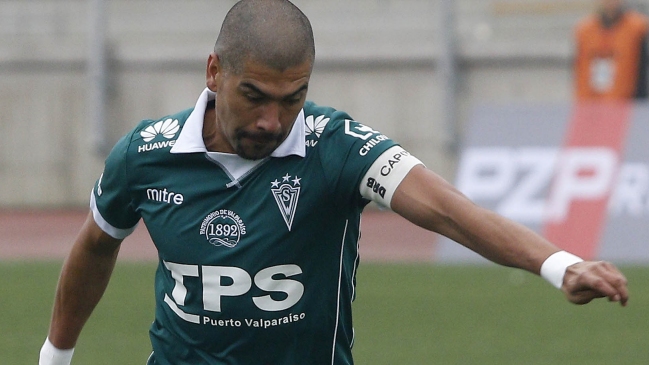 Jorge Ormeño lamentó ausencia de David Pizarro en estreno de S. Wanderers por la Sudamericana