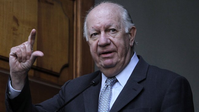 Ex Presidente Lagos defendió gradualidad en reformas