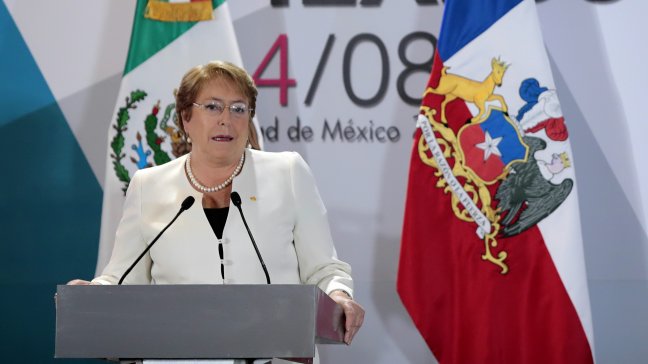 Bachelet por desaceleración: Estado y privados se necesitan mutuamente