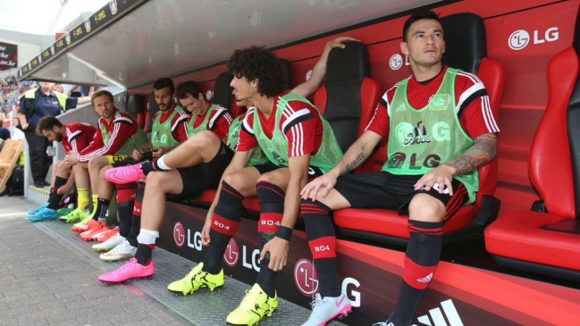 Charles Aránguiz vio desde la banca primera victoria de Bayer Leverkusen en la Bundesliga