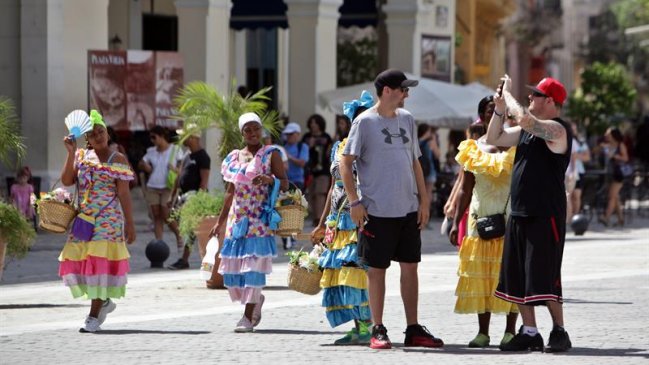 Cubanos que viajaron al exterior aumentaron un 23,7 por ciento en 2014