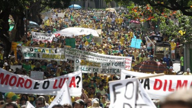 Cientos de miles de brasileños exigieron el fin del Gobierno de Dilma Rousseff
