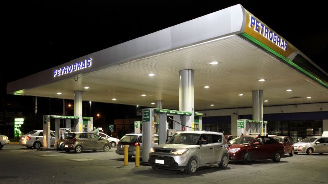 Carabineros investiga tres asaltos a servicentros en Santiago