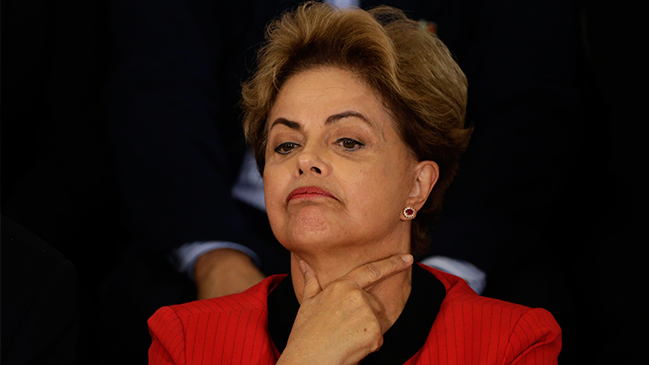 Dilma Rousseff propone intensificar diálogo para superar la crisis
