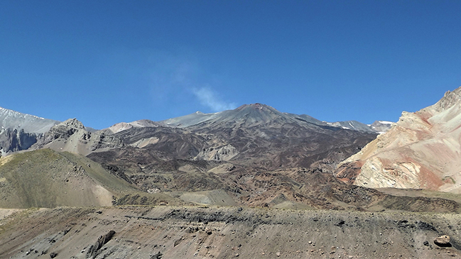 Región Metropolitana: Sernageomin detectó sismo en volcán Tupungatito