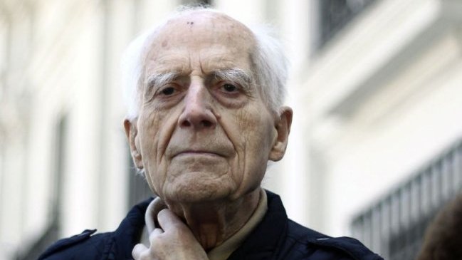 Sacerdote José Aldunate se mantiene internado en Hospital Clínico UC