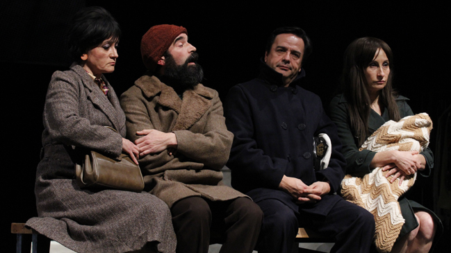 Rodrigo Pérez actualiza el clásico “Tres noches de un sábado” en el Teatro UC