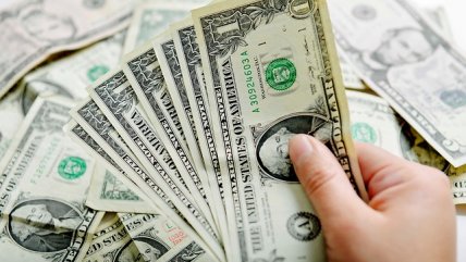 Experto y subida del dólar: Afectará los precios internos de productos importados