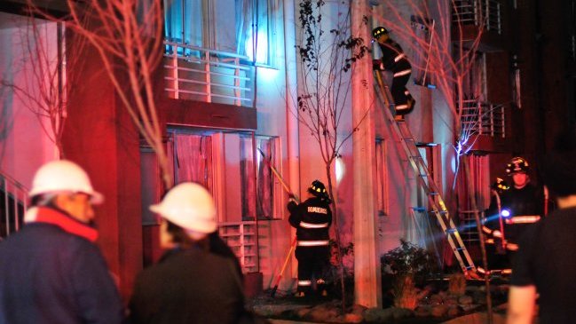 Investigan causas de explosión en condominio de San Joaquín