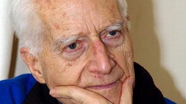 Sacerdote José Aldunate permanece internado con un 