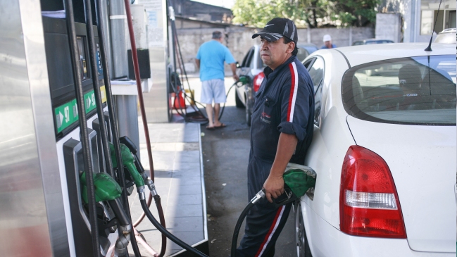 Econsult prevé la primera baja de las gasolinas en casi tres meses