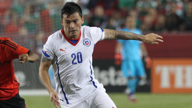 Charles Aránguiz: Sampaoli tiene plantel suficiente en la selección