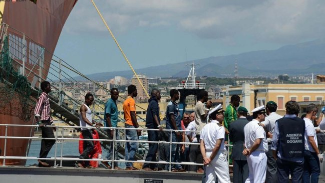 Italia rescata a 3 mil migrantes a la deriva en el Mediterráneo