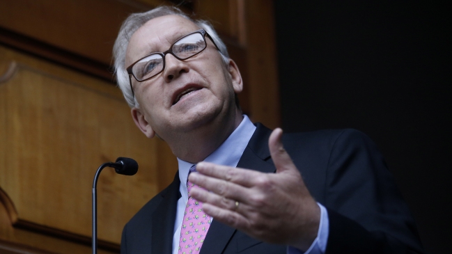 Ministro Burgos pidió a Huenchumilla no hacer 