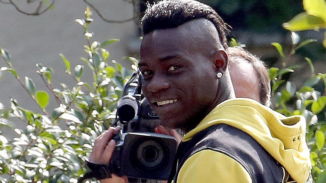 Balotelli aceptó un código de conducta especial para jugar en AC Milan
