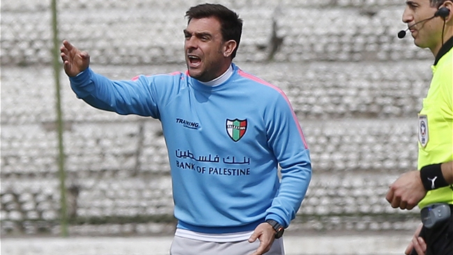 Pablo Guede: U. de Chile en cualquier jugada puede ganar el partido