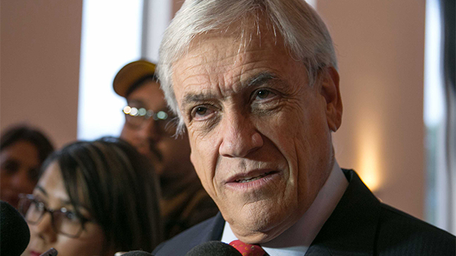 Piñera no llegó a reunión de la oposición y su carta fue recibida con tibios aplausos
