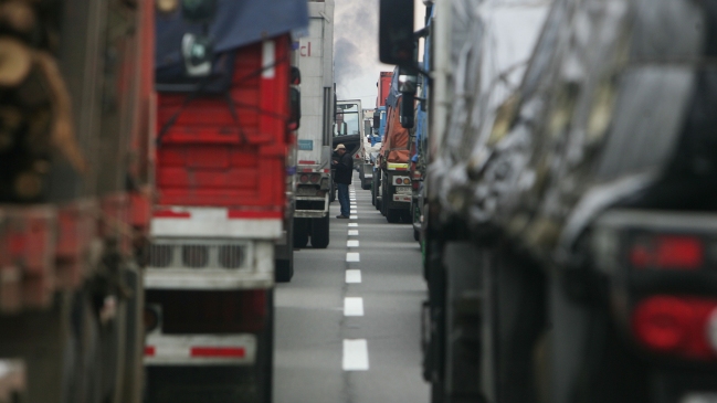 Choferes de camiones: A muchos los obligaron a salir a la carretera