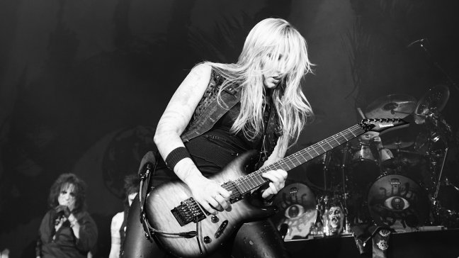 Destacada guitarrista del mundo del metal se presentará por primera vez en Chile