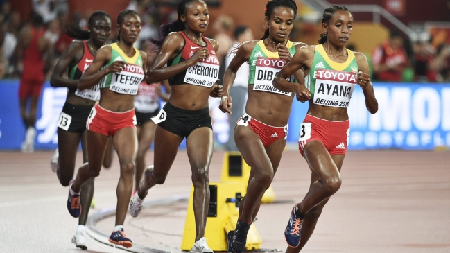 Almaz Ayana sorprendió a Genzebe Dibaba y se quedó con el oro en los 5.000 metros en Beijing