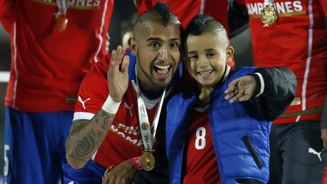 Arturo Vidal viajó de urgencia a Alemania por problemas de salud de su hijo