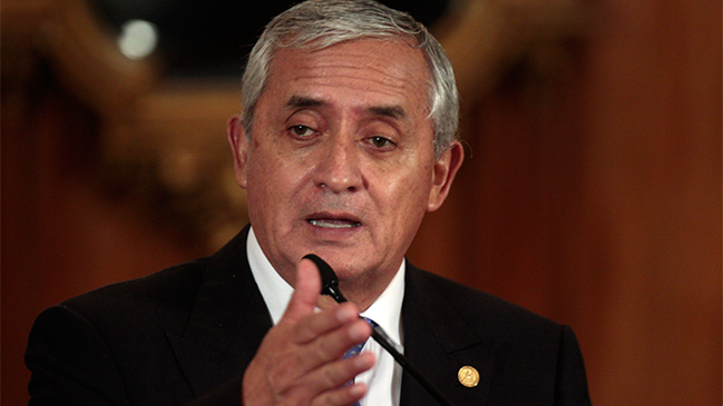Congreso quitó la inmunidad al presidente de Guatemala