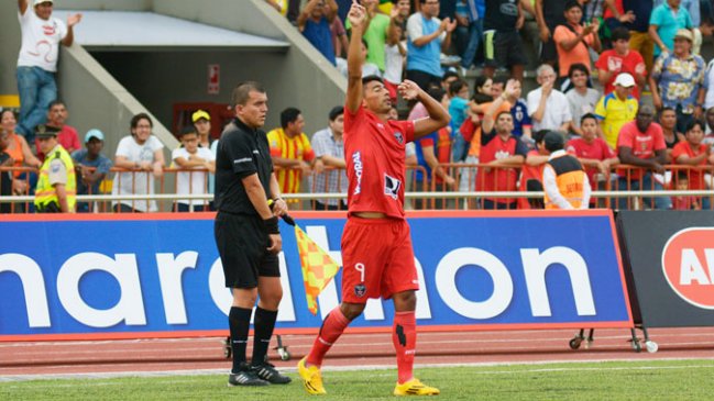 Goleador de la liga ecuatoriana: No dudaría jugar por la selección chilena