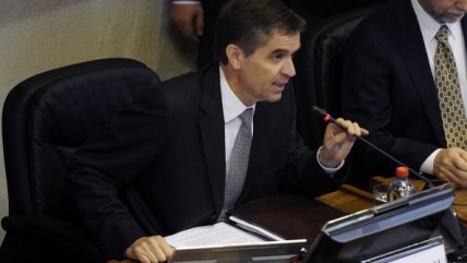   Presidente del Banco Central presentó IPOM en el Senado 