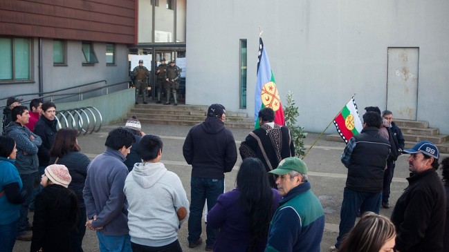 Carabineros desalojó toma mapuche en Subdirección de la Conadi