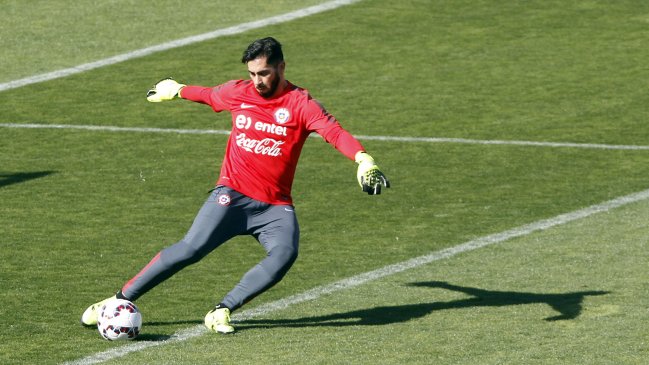 Johnny Herrera fue autorizado para concentrar con la selección