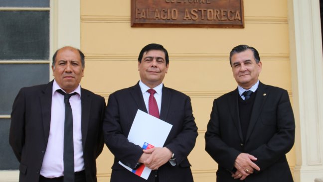 Bienes Nacionales entregó concesiones para instalación de red sismográfica en Tarapacá